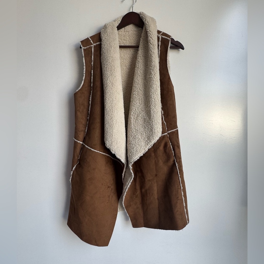 NEW EVEREVE John + Jenn Beatty Faux Fur Sherling Vest Camel Women Medium Scandi - Picture 2 of 8